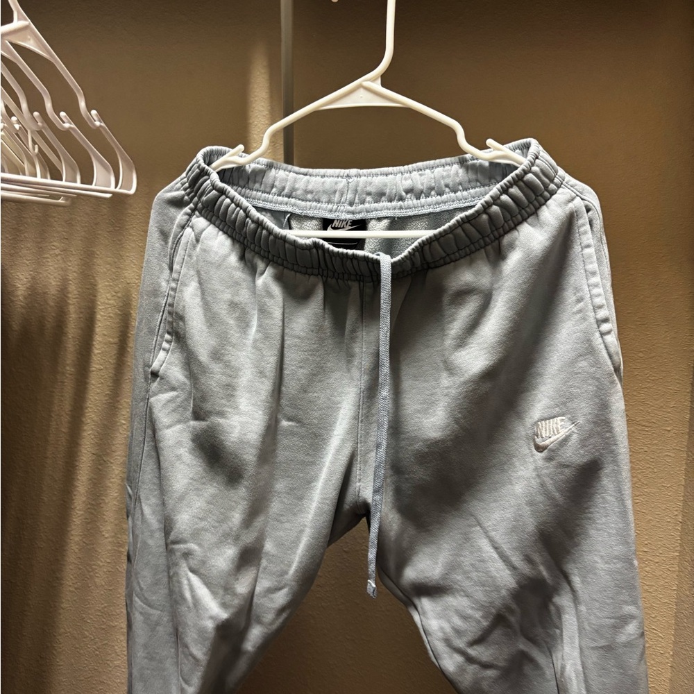 Men’s light blue sweats